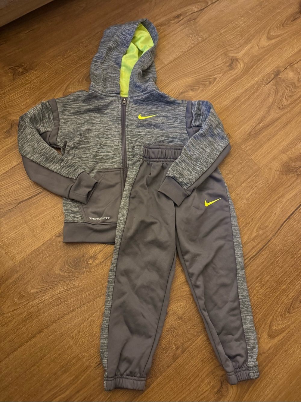 Nike Kids' Gray & Neon Green Therma-Fit Jogger Set (Size 4T)